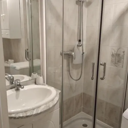 Résidence Le Vallon à 180 M De La Appartement *